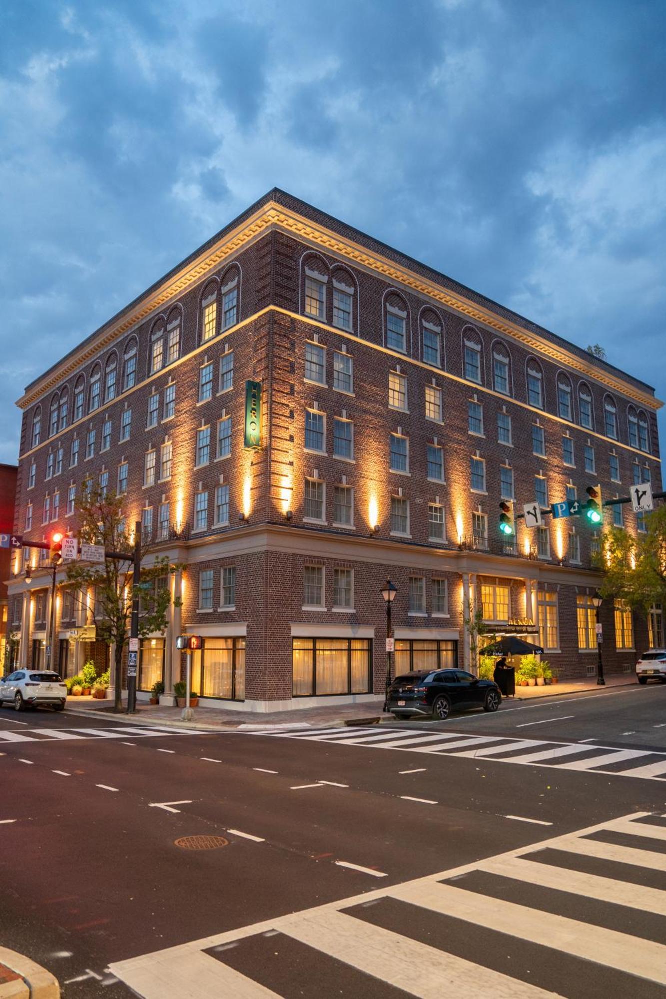 Hotel Heron Old Town Alexandria Extérieur photo